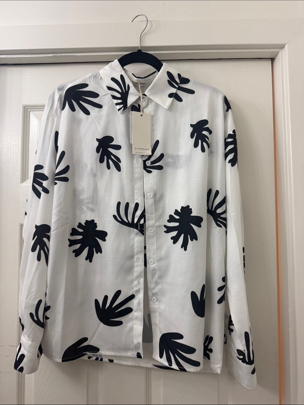 NWT Commense White Button-Down Shirt with Black Abstract Botanical Print